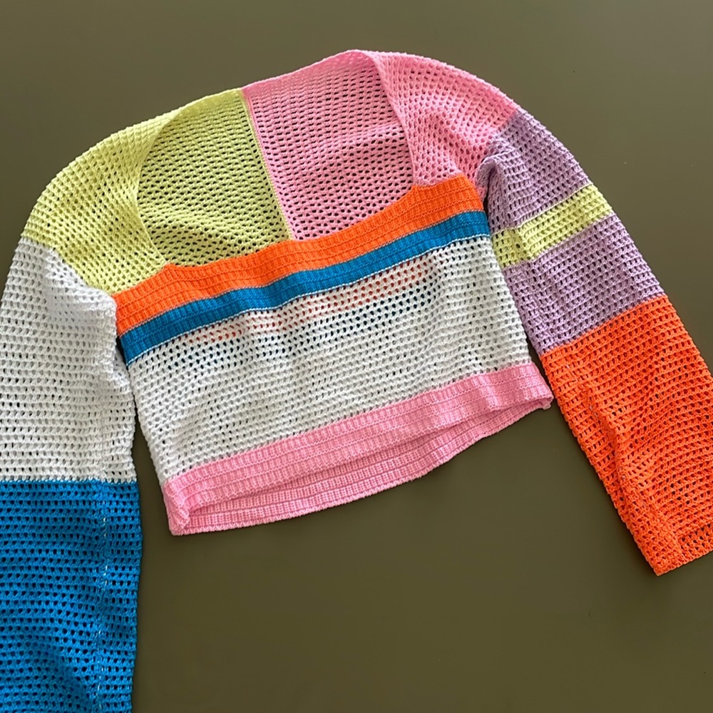 Crochet top square neck fits like a small